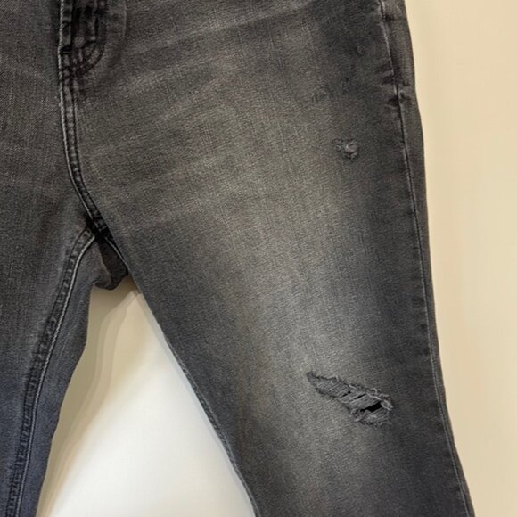 Old Navy Women Gray Distressed Ankle Cropped Jeans with Stretch Plus Size 14 - Picture 4 of 11